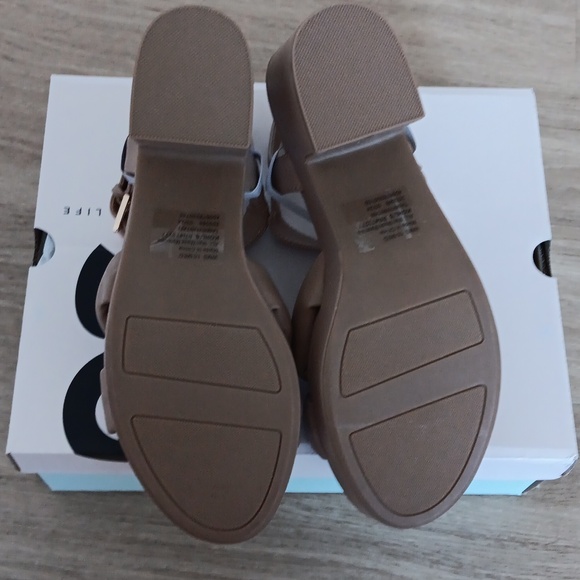 NWTS Tan Tamrynn Block Heel Sandals Size 10 - Picture 4 of 4